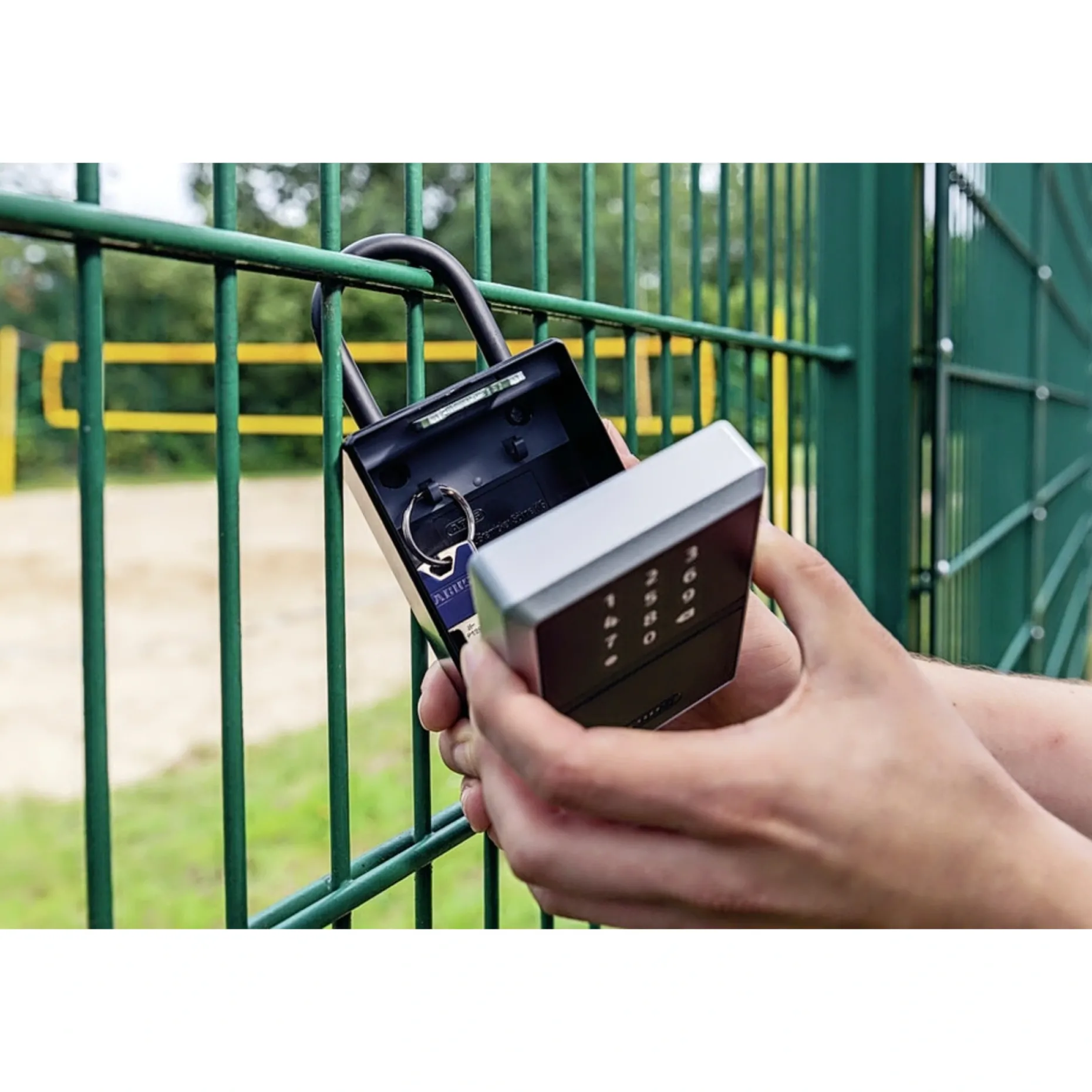 ABUS KEYGARAGE 797 SMART BLUETOOTH BØJLE NØGLEBOKS 82.50 X 120 MM