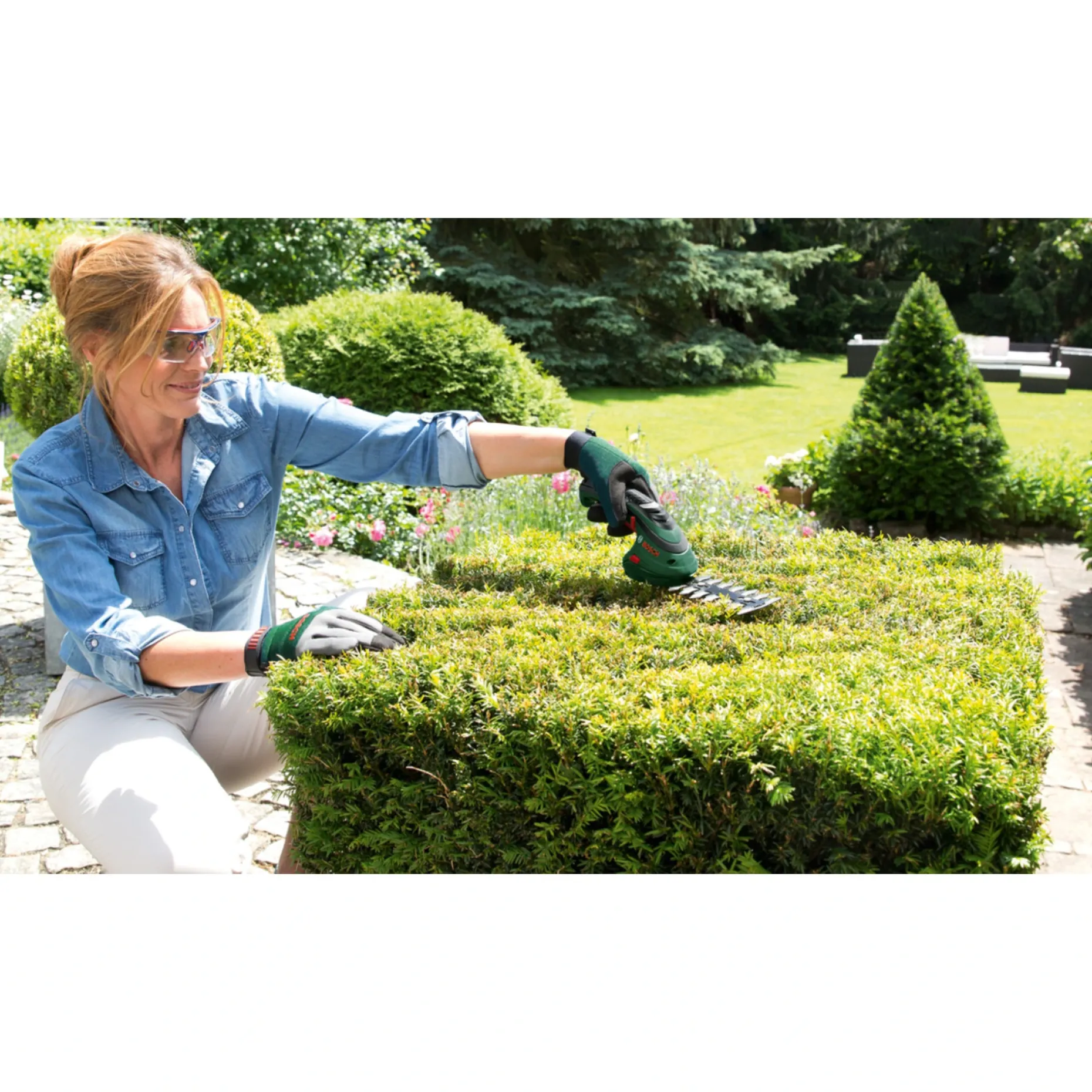 BOSCH MULTIKLIPPER 12,0 CM MED BATTERI OG LADER