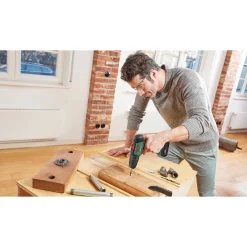 BOSCH UNIVERSAL IMPACT 18V SLAGBOREMASKINE AKKU MED BATTERI OG LADER