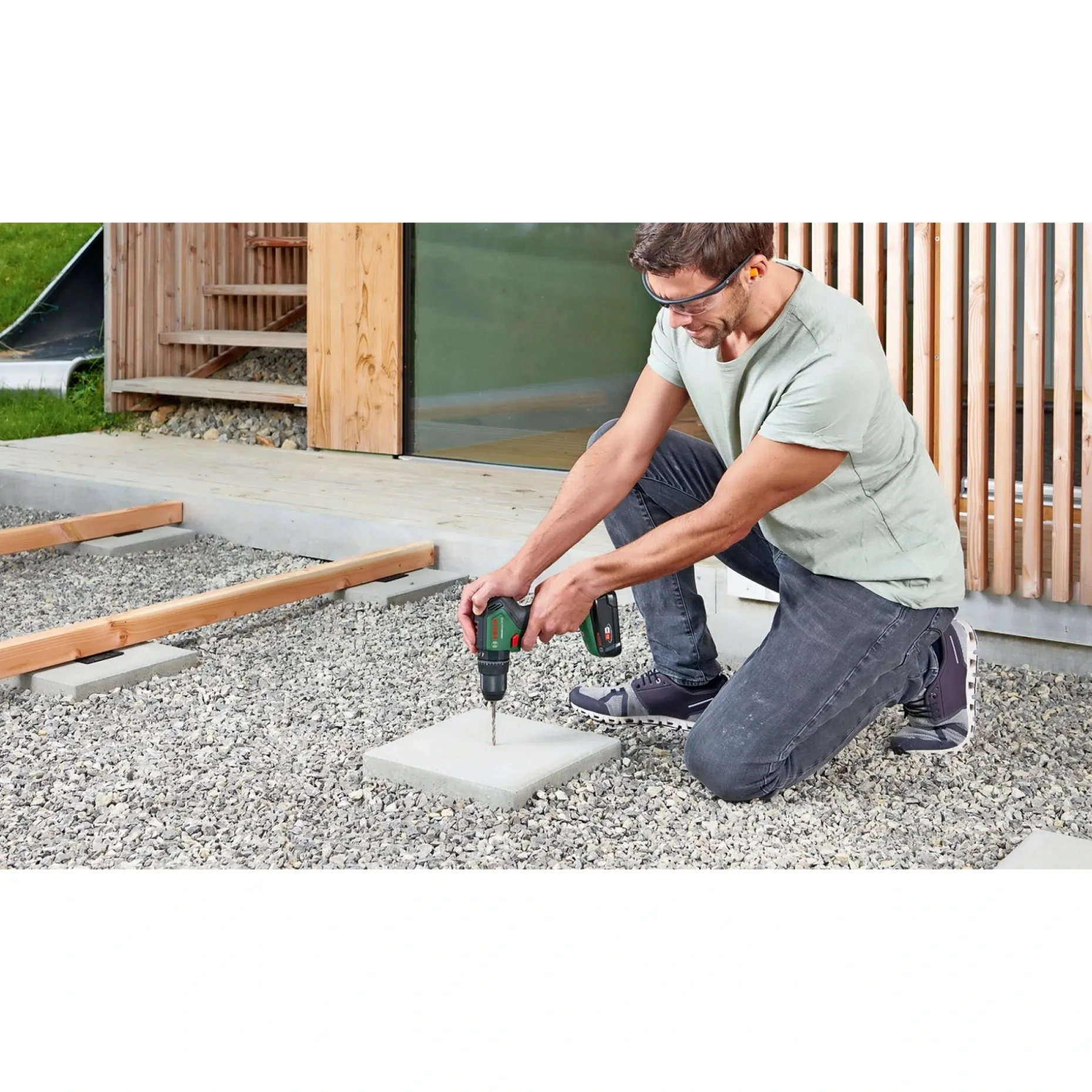 BOSCH UNIVERSALIMPACT 18V-60 SLAGBOREMASKINE AKKU MED BATTERI OG LADER