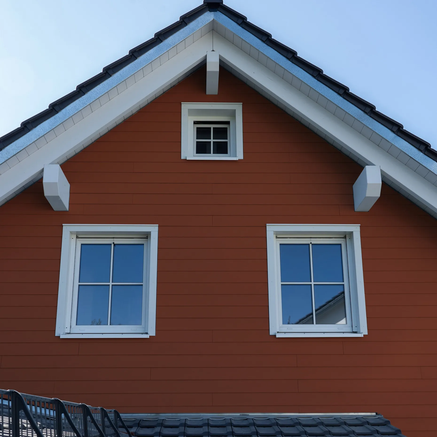JAMES HARDIE GLAT HARDIEPLANK 8 X 180 X 3600 MM ANTIK RØD
