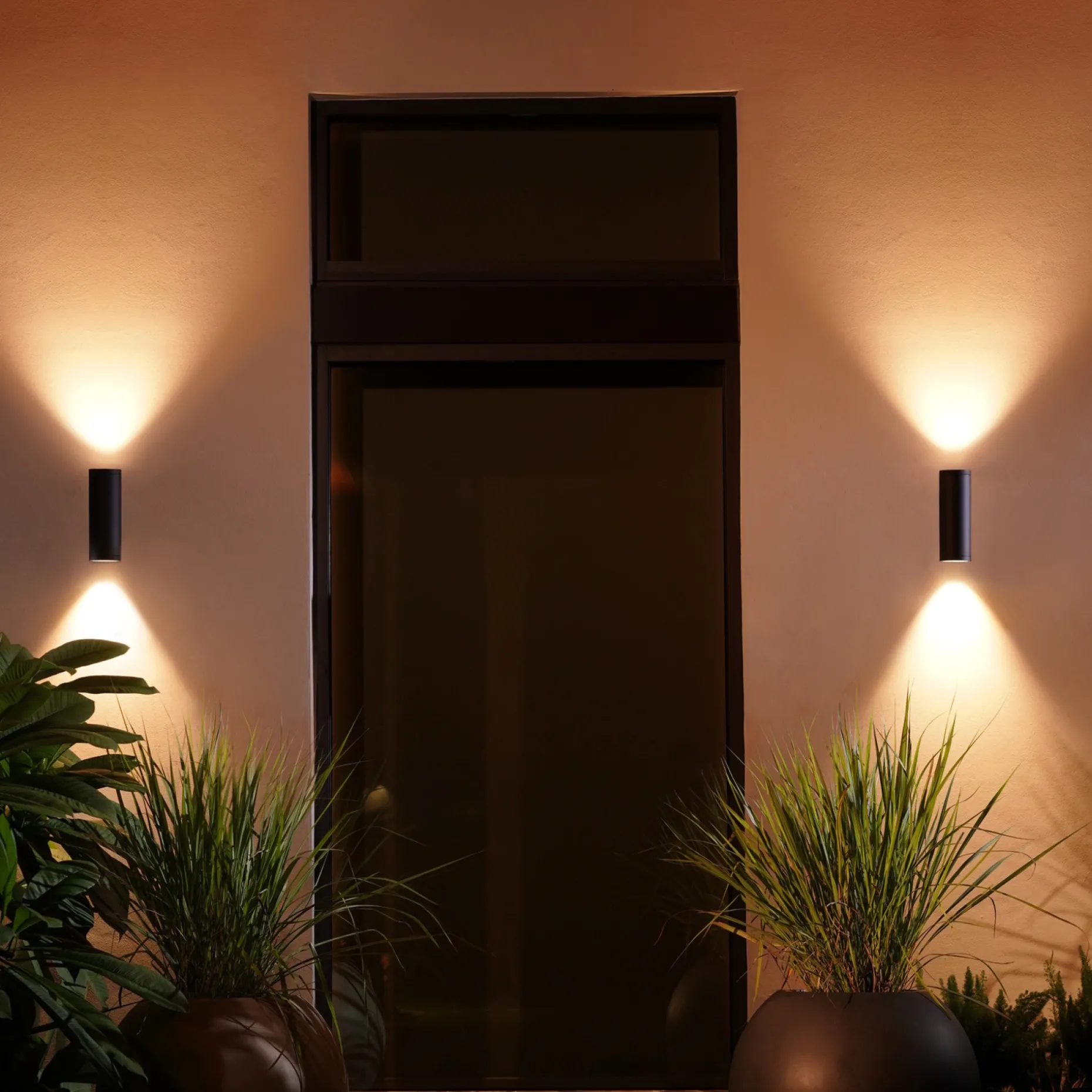 PHILIPS HUE WCA APPEAR UDENDØRS VÆGLAMPE 16W SORT