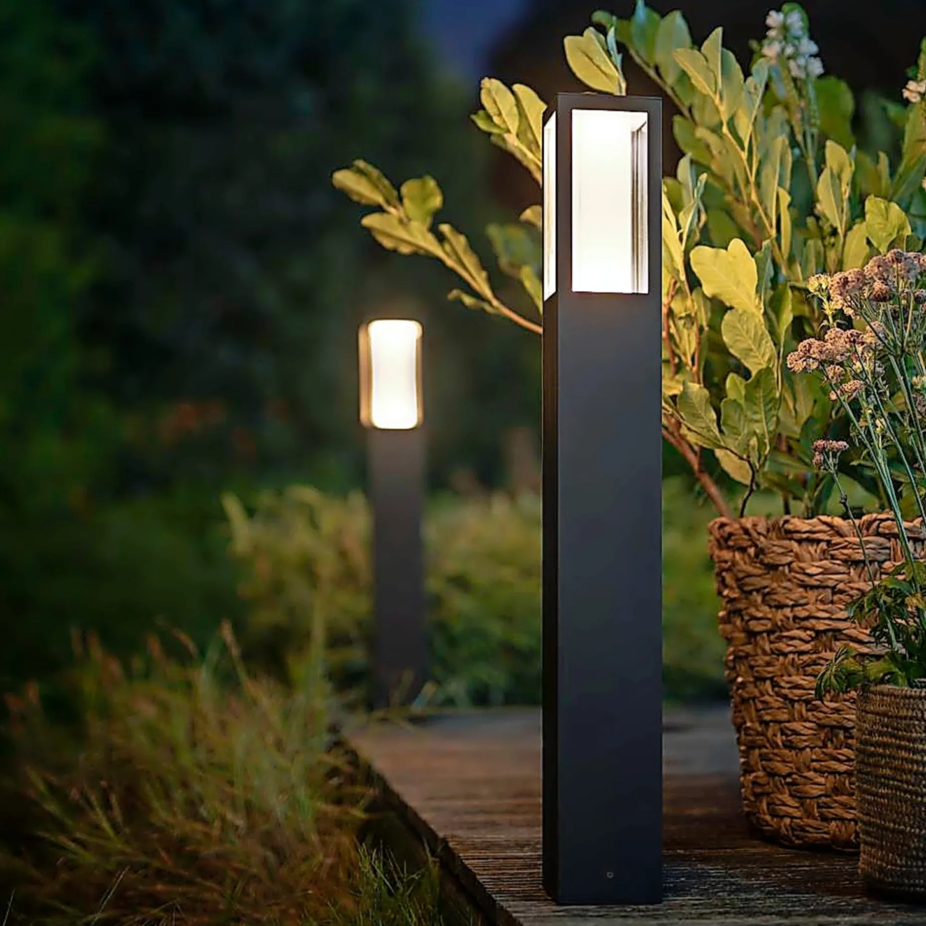PHILIPS HUE WCA IMPRESS BEDLAMPE SORT 77 CM